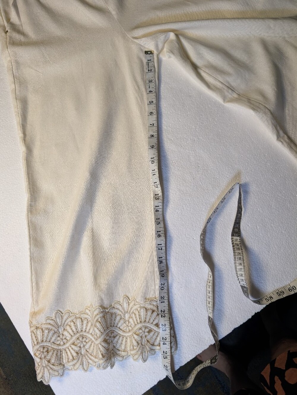 Anne Klein Cream Linen Blend Straight Leg Ankle Pants Lace Hem Size M A-244 - Picture 10 of 10